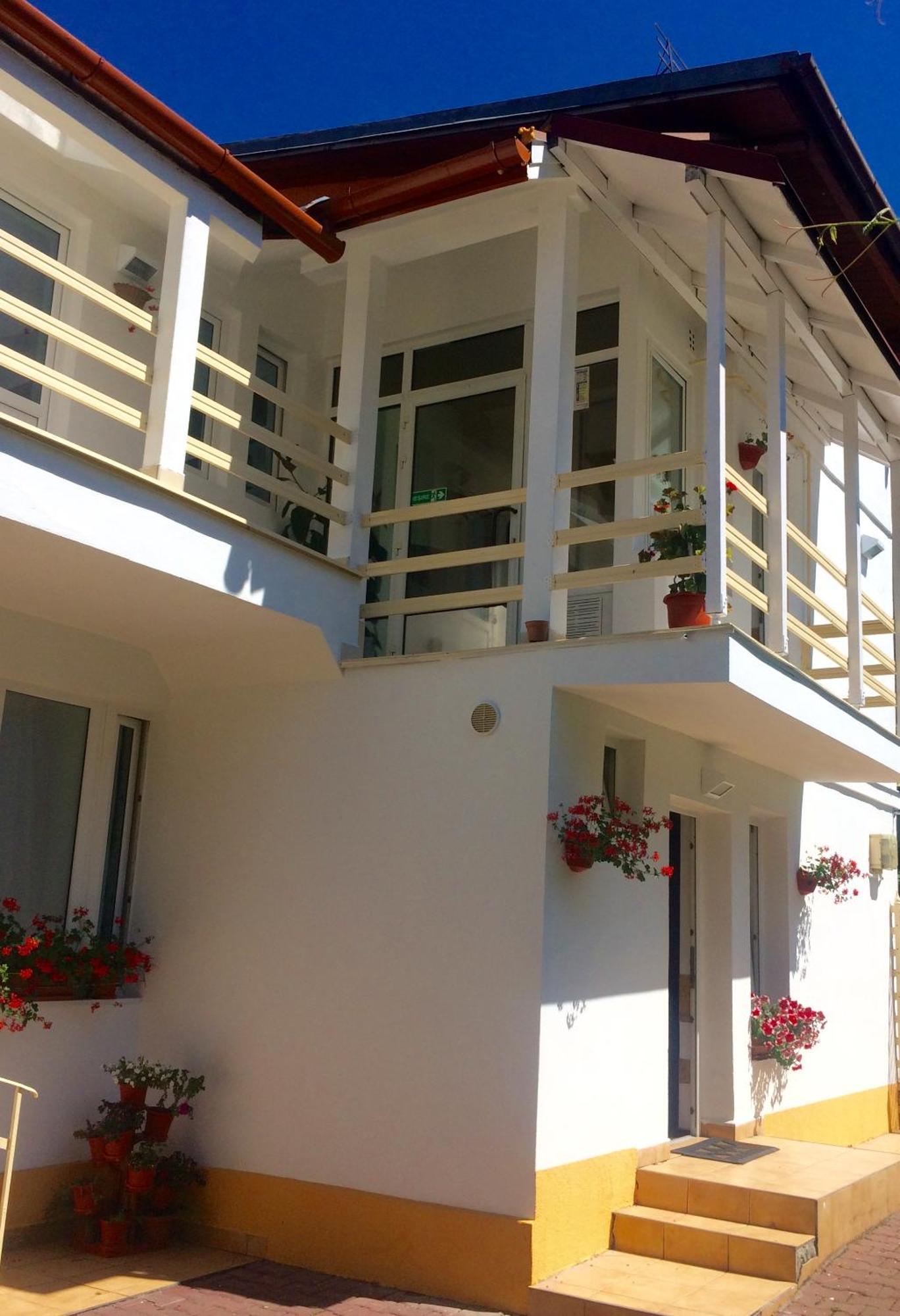 Suri Guesthouse Brasov Luaran gambar
