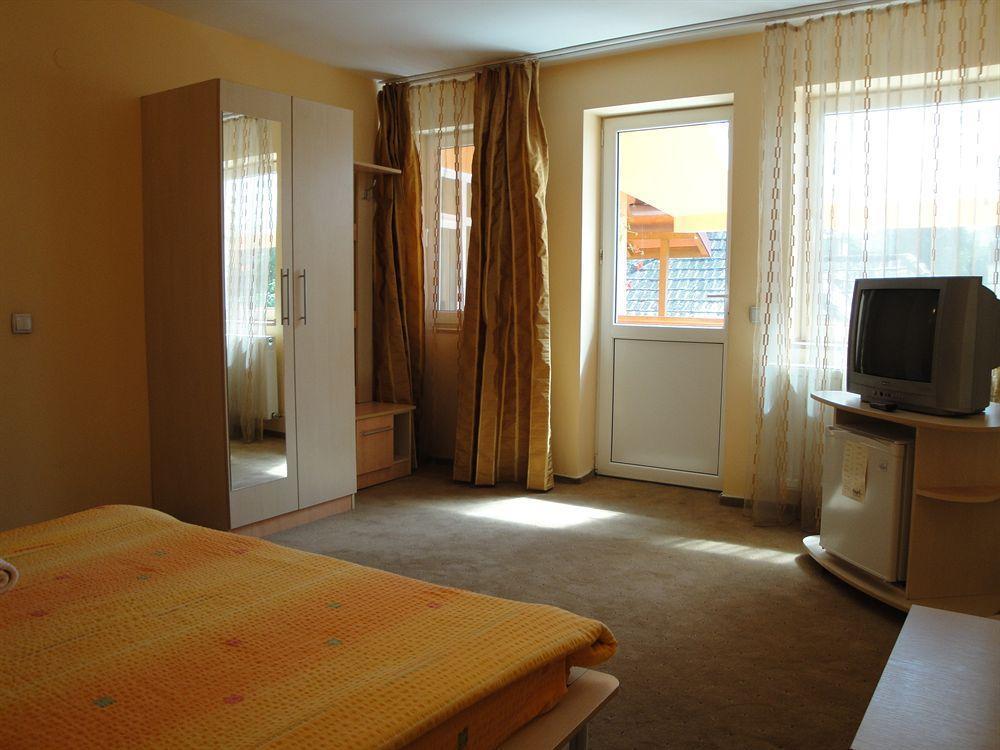 Suri Guesthouse Brasov Luaran gambar